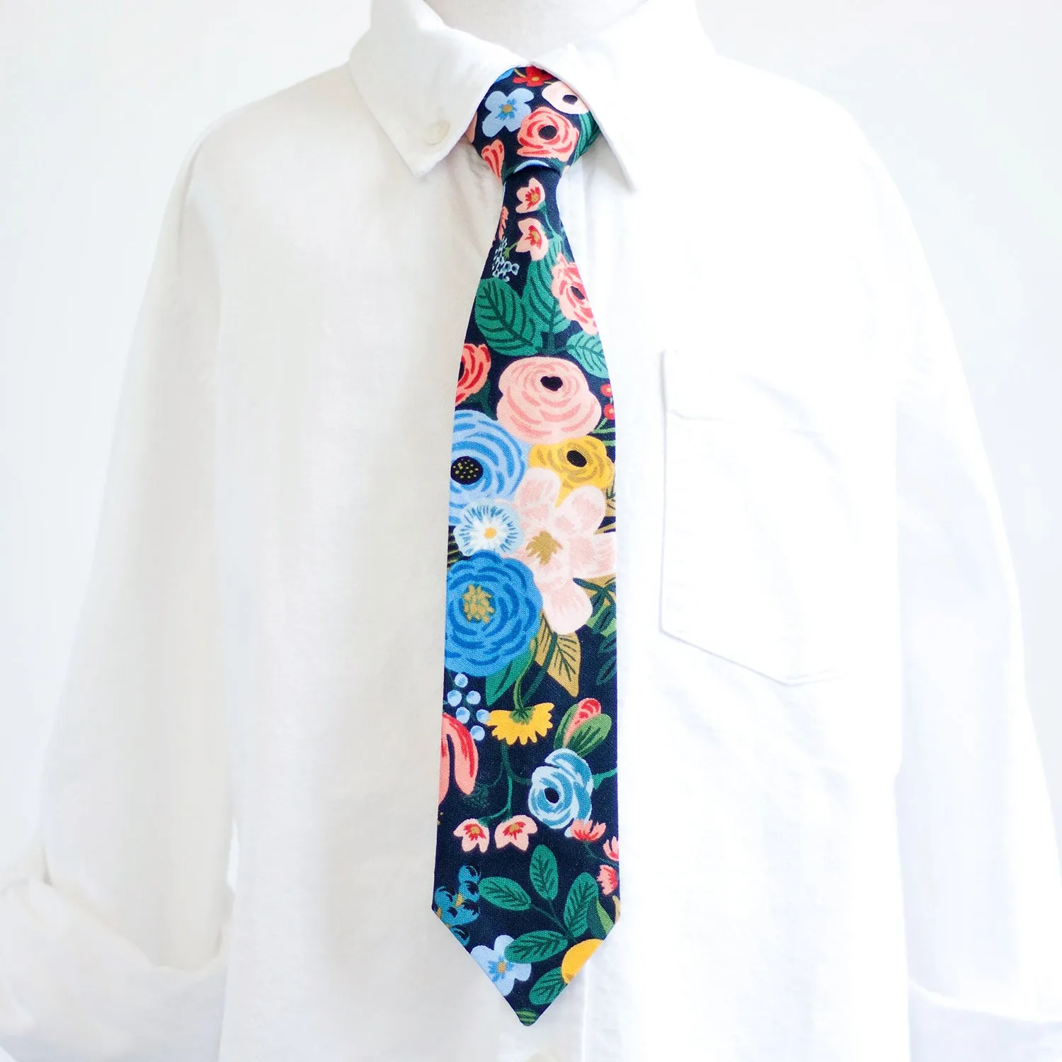 Boy's Pocket Square / Garden Party In Navy