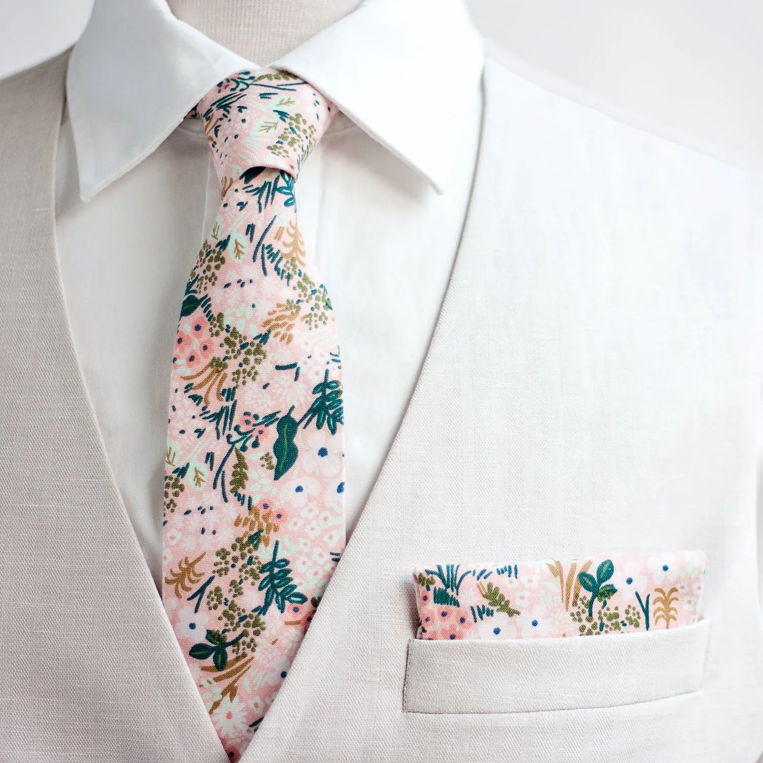 Men's Necktie / Meadow In Pink