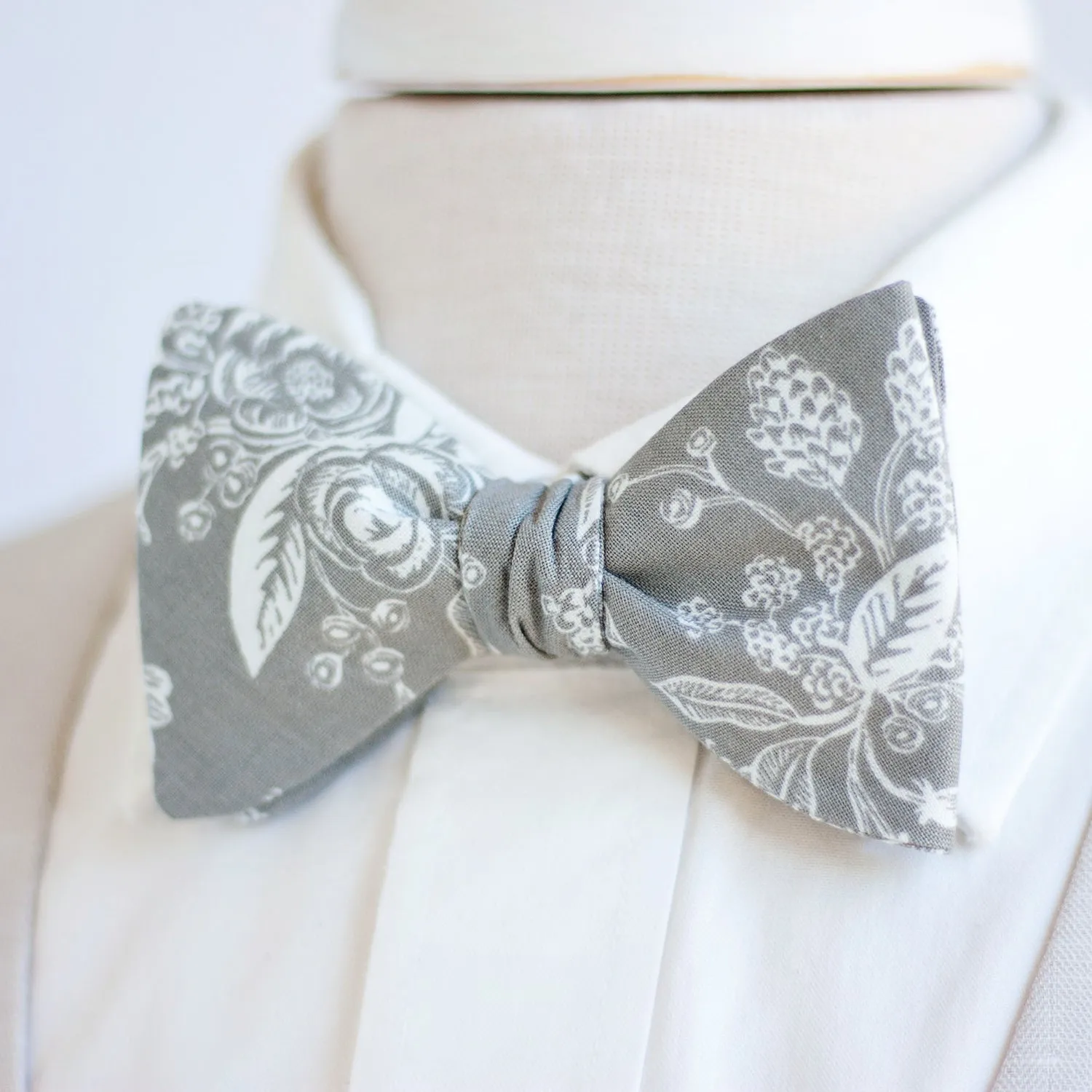 Men's Pocket Square / Grey Toile