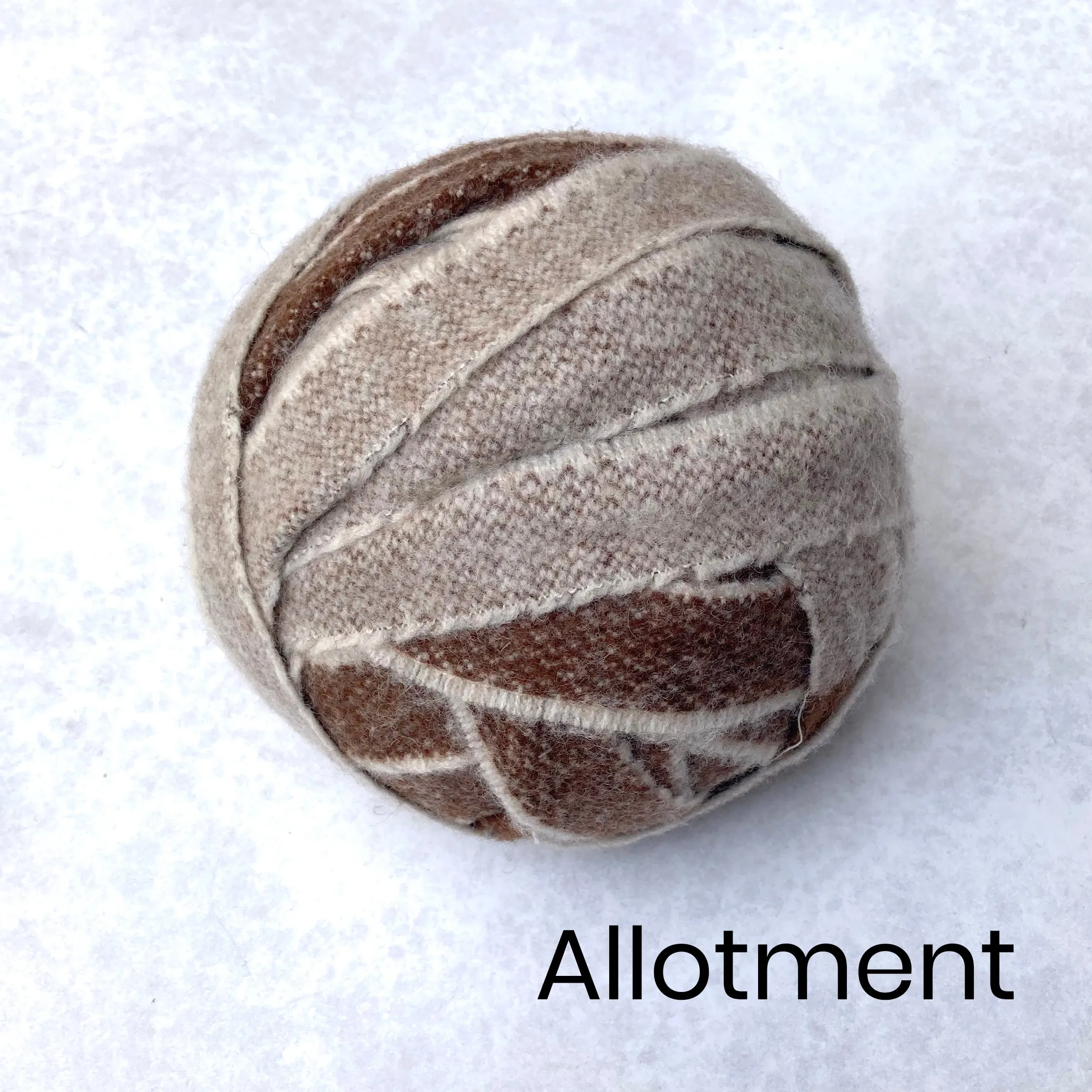 MYSTERY NEUTRAL - Woollen Blanket Yarn - £5 / 250g Ball!