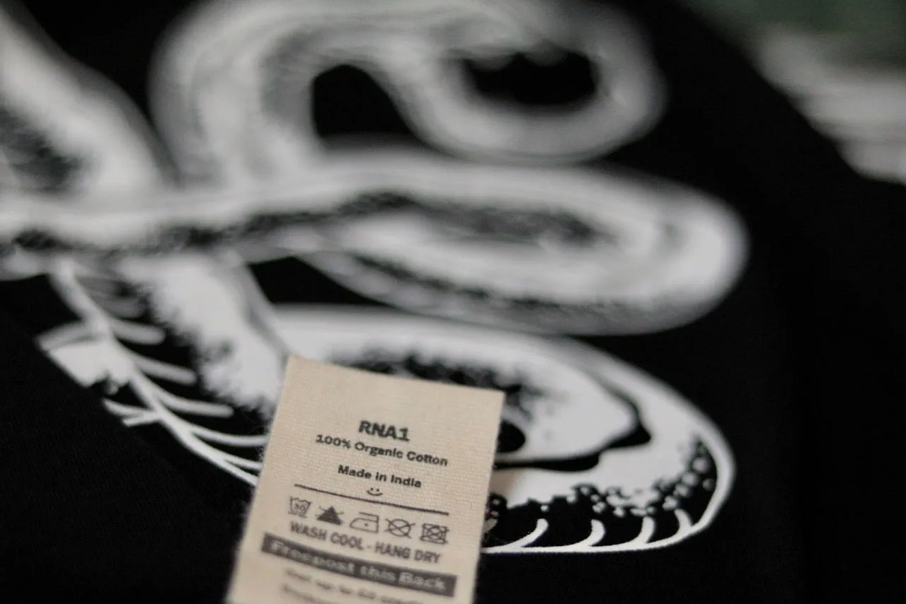 Throttlesnake T-Shirt † By Clemens Hahn - Black